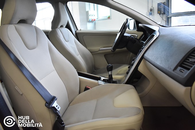 VOLVO XC60 DRIVe Kinetic